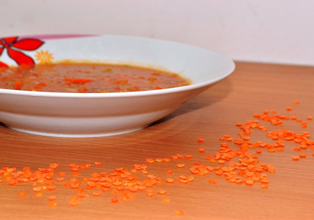 zupa z czerwoną soczewicą foto