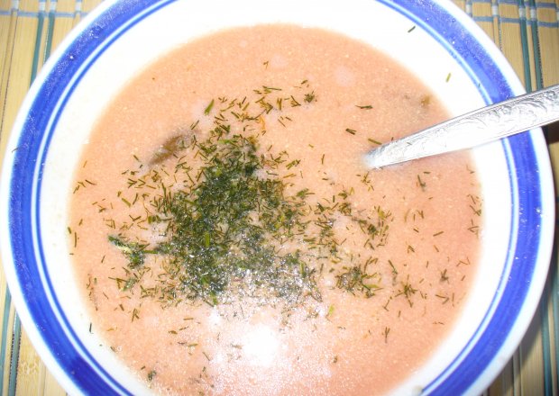 Fotografia przedstawiająca Zupa z czerwonego barszczu kiszonego
