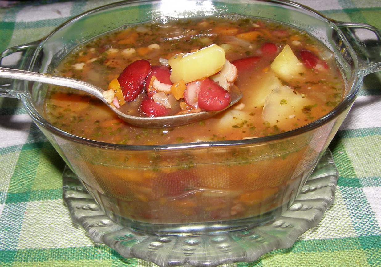 zupa z czerwonej fasoli z szybkowara...  foto