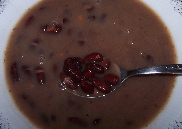 Fotografia przedstawiająca Zupa z czerwonej fasolki