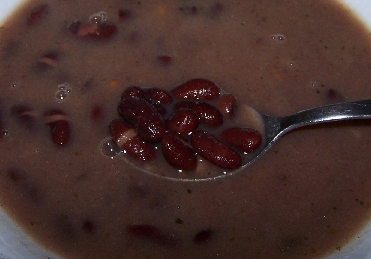 Zupa z czerwonej fasolki foto