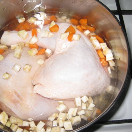 Krok 3 - zupa z czerwonej soczewicy na ćwiartkach kurczaka foto