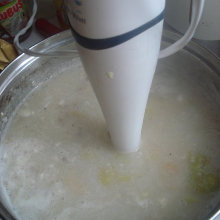 Krok 5 - Zupa z dodatkiem chrzanu i papryczki chili  foto