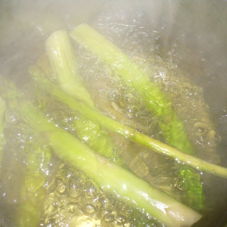 Krok 3 - Zupa z dodatkiem szparag zielonych foto