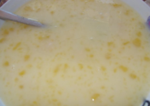 Fotografia przedstawiająca Zupa z dyni na mleku z zacierkami