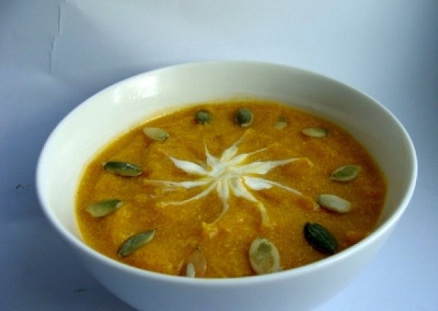 Fotografia przedstawiająca Zupa z dyni na słodko