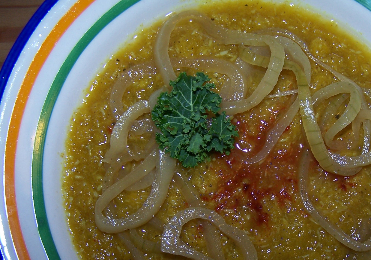 zupa z dyni w stylu azjatyckim z lekko skarmelizowaną cebulką foto
