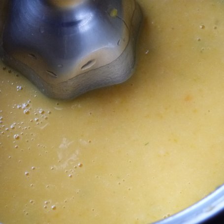 Krok 5 - Zupa z dyni z grzankami  foto