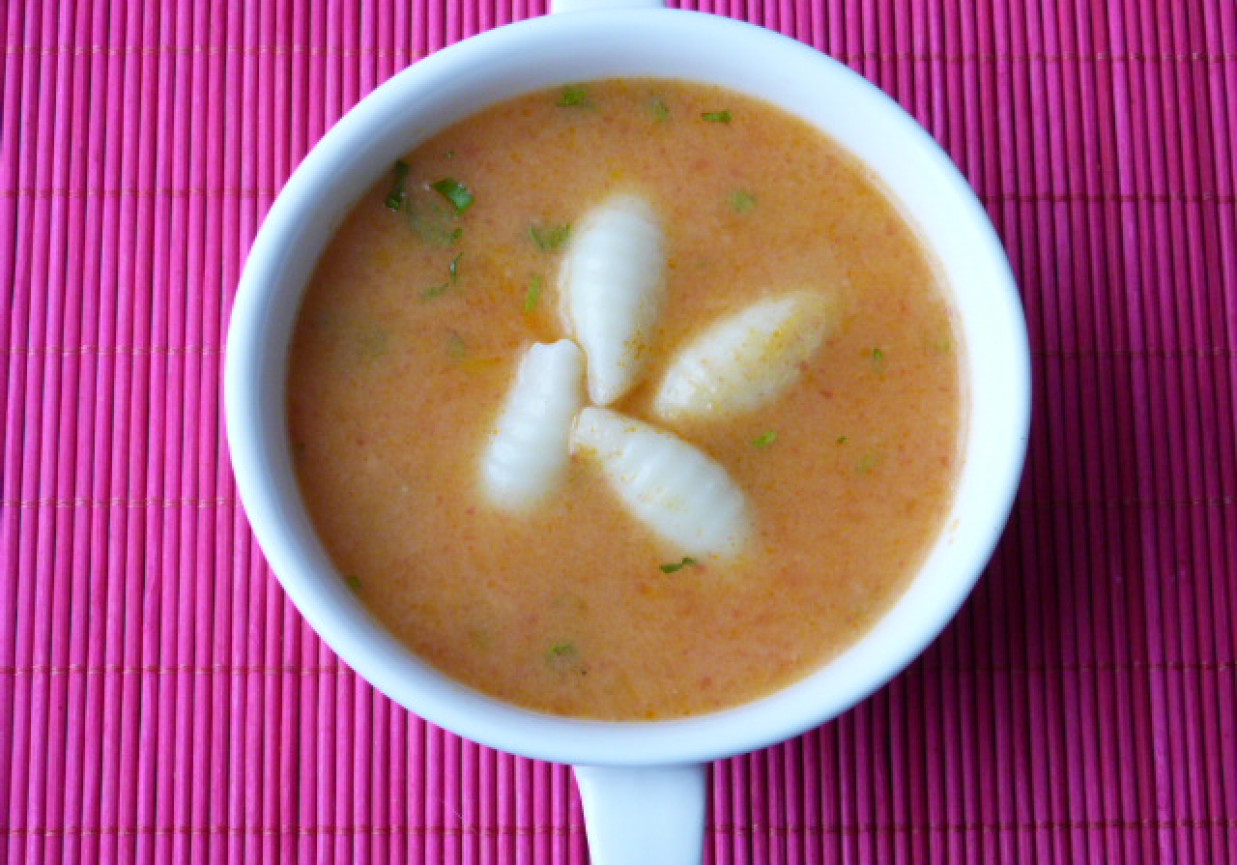 Zupa z dyni z pomidorami foto