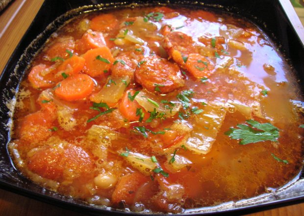 Fotografia przedstawiająca Zupa z fasoli i chorizo
