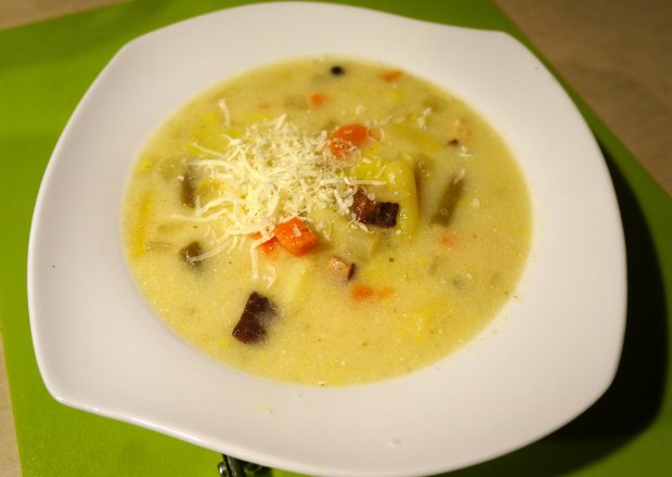 Fotografia przedstawiająca Zupa z fasolką szparagową i boczkiem