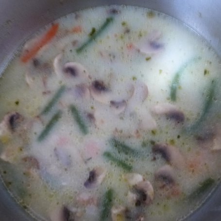 Krok 6 - Zupa z fasolką szparagową  foto
