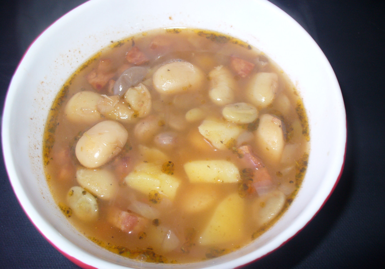 Zupa z grochem i ziemniakami  foto