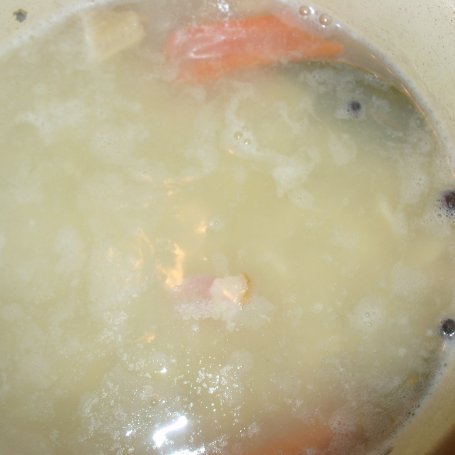 Krok 2 - Zupa z grochem i ziemniakami foto