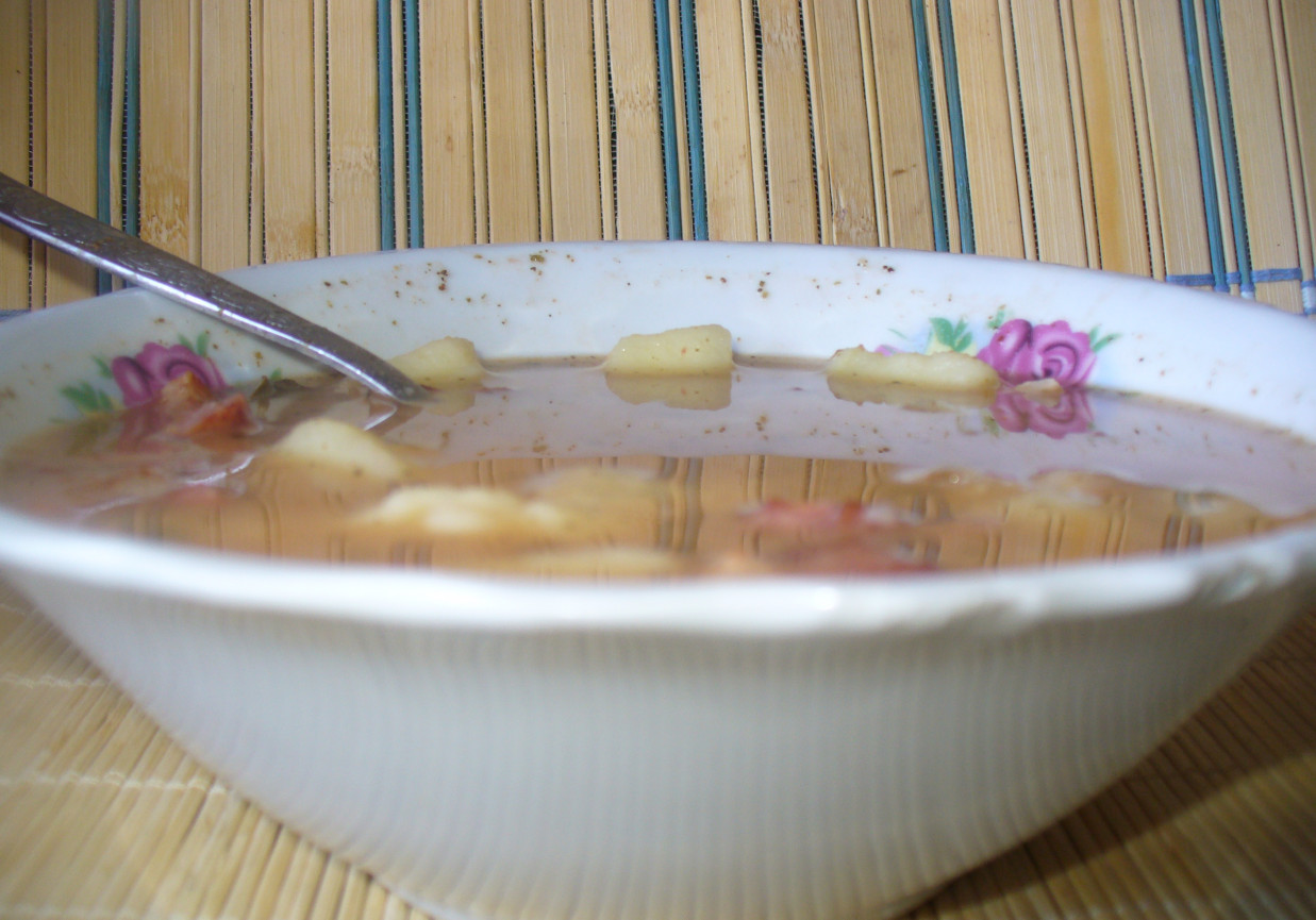 Zupa z grochem i ziemniakami foto