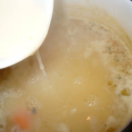 Krok 5 - Zupa z  groszkiem łuskanym foto