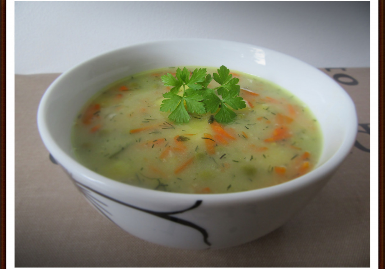 Zupa z Groszkiem Zielonym i Ziemniakami  foto