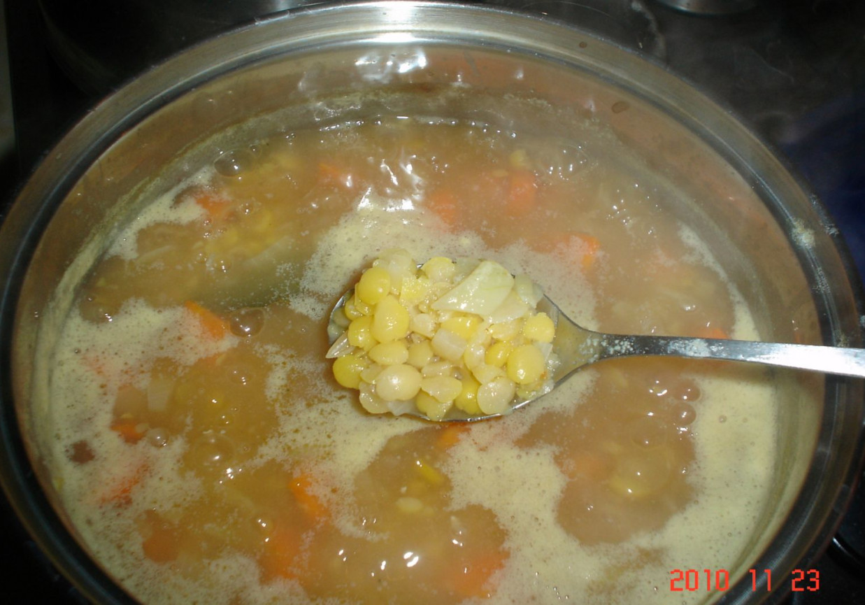 Zupa z groszku łuskanego - żółtego foto