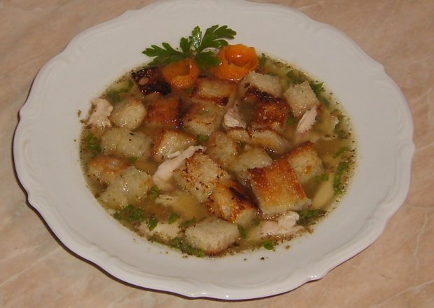 Fotografia przedstawiająca Zupa z grzankami