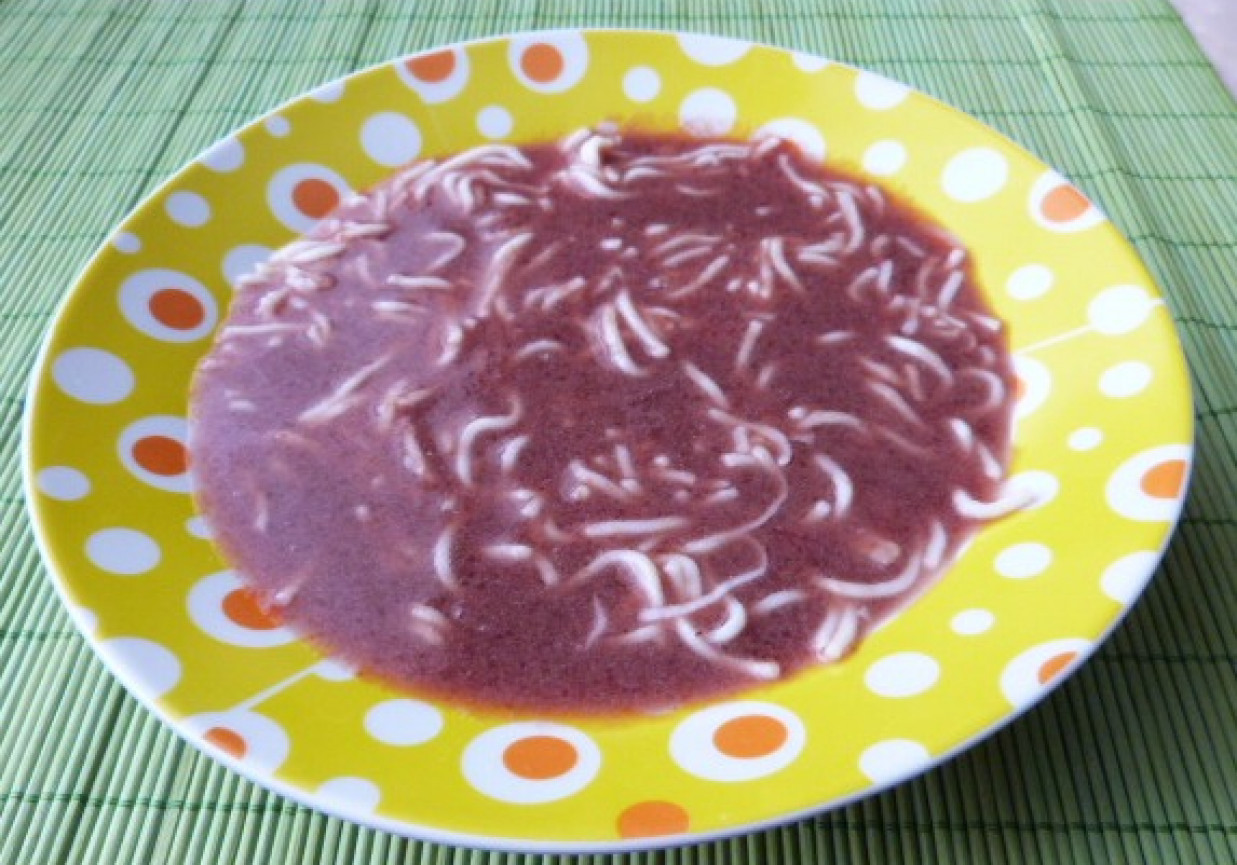 Zupa z jeżyn z makaronem foto