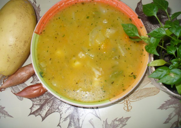 Fotografia przedstawiająca Zupa z kalafiora ,dyni i cukinii
