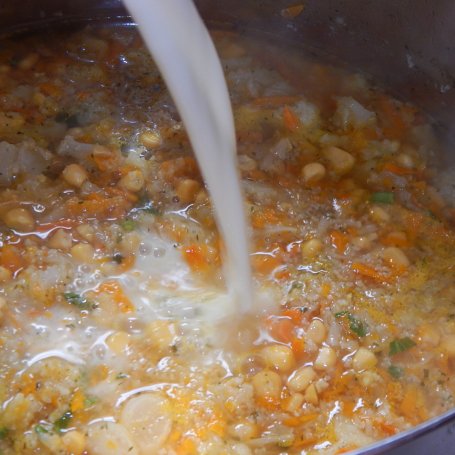 Krok 6 - Zupa z kalafiora, kukurydzy i dyni z pęczakiem foto