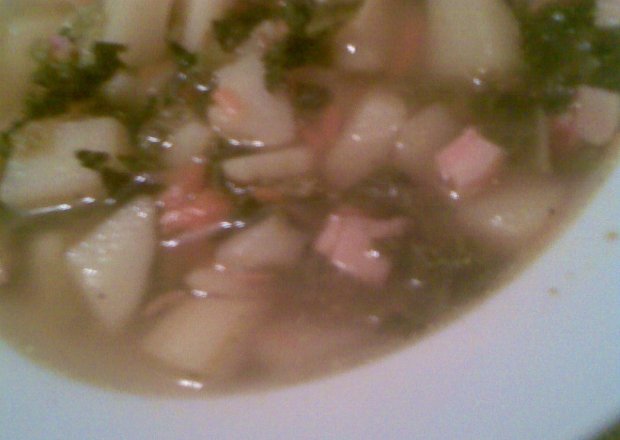 Fotografia przedstawiająca Zupa z kapustą włoską