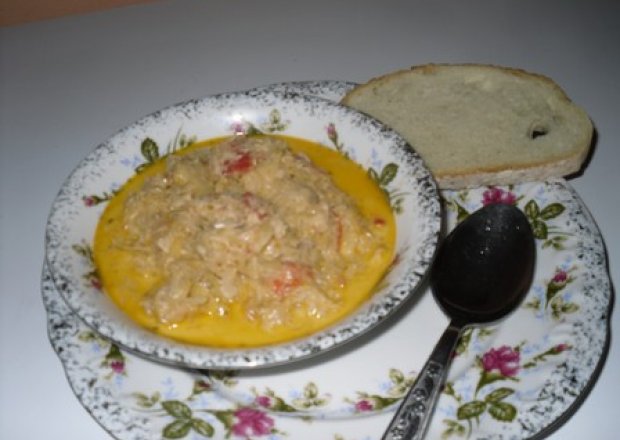Fotografia przedstawiająca Zupa z kapusty z pomidorami