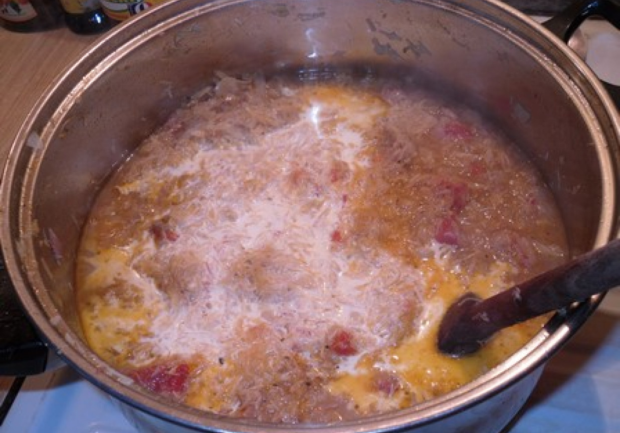 Zupa z kapusty z pomidorami foto