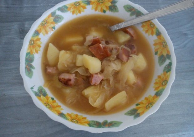 Fotografia przedstawiająca Zupa z kiszonej kapusty
