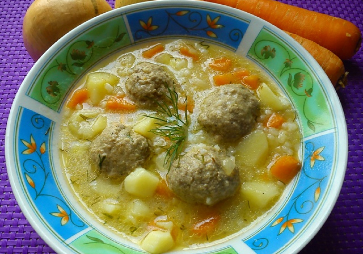 Zupa z klopsikami po Bułgarsku foto