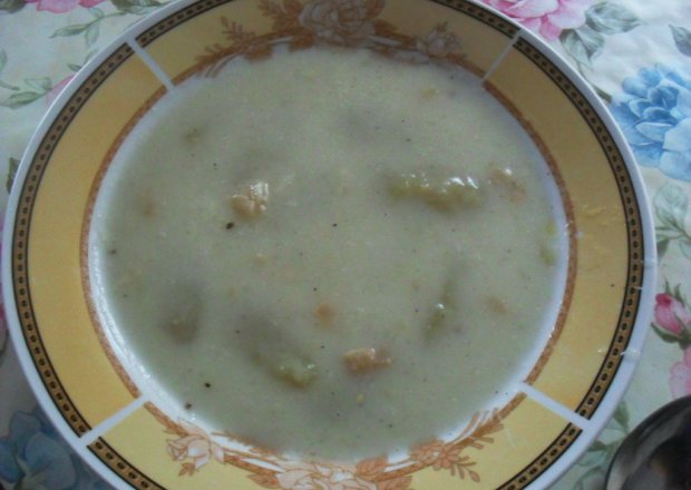 Fotografia przedstawiająca Zupa z kluskami tartymi