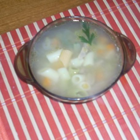 Krok 3 - zupa z kolorowym makaronem foto