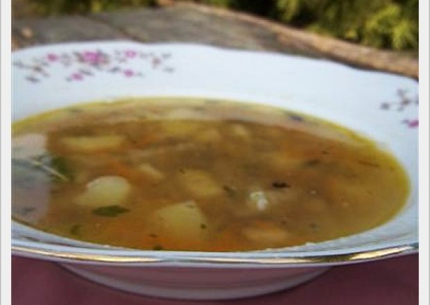 Fotografia przedstawiająca Zupa z konserwą rybną