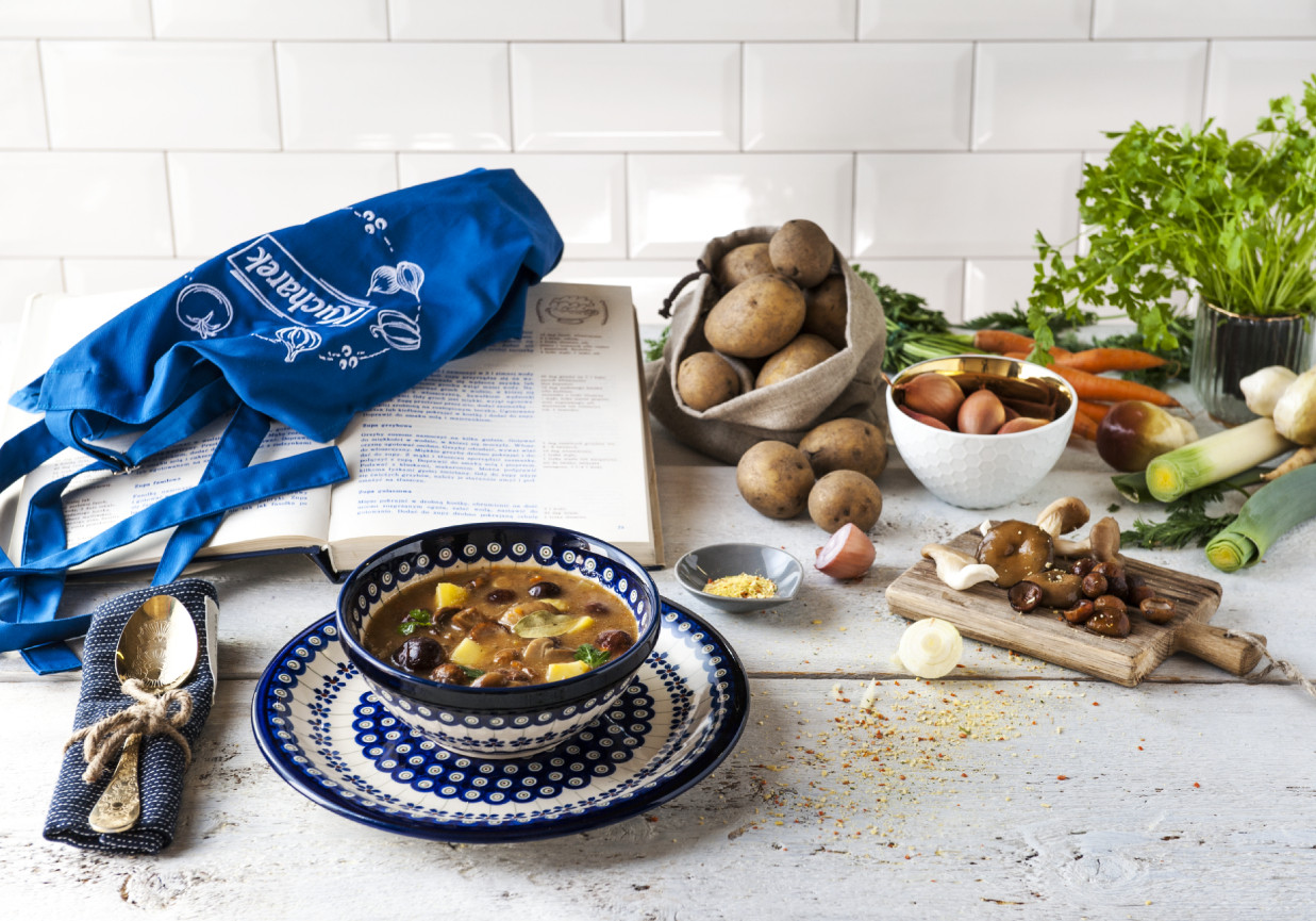 Zupa z leśnych grzybów foto