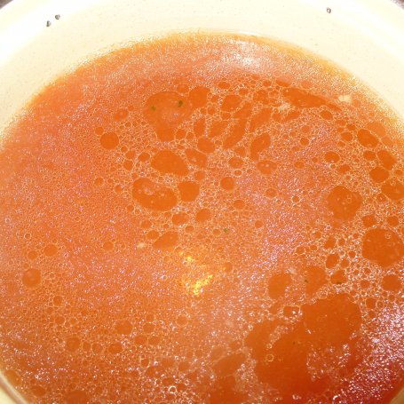 Krok 3 - Zupa z makaronem penne - pomidorowa  foto