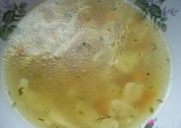 Fotografia przedstawiająca Zupa z makaronem zacierkowym