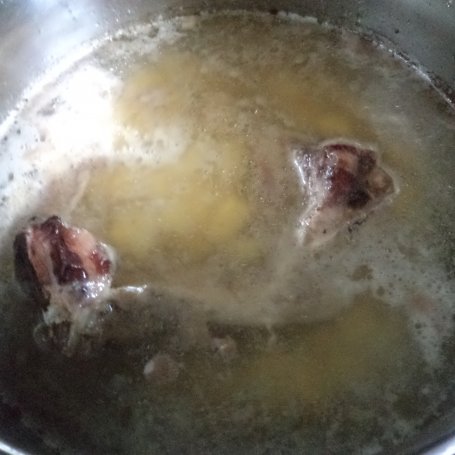 Krok 3 - Zupa z marchewką, groszkiem i suszonym koperkiem :) foto