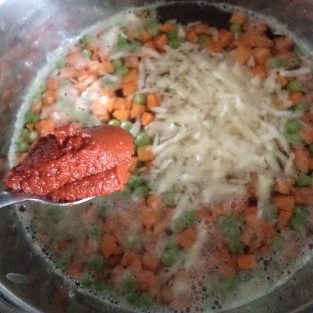 Krok 4 - Zupa z marchewką i groszkiem szpinakiem wzbogacona :) foto