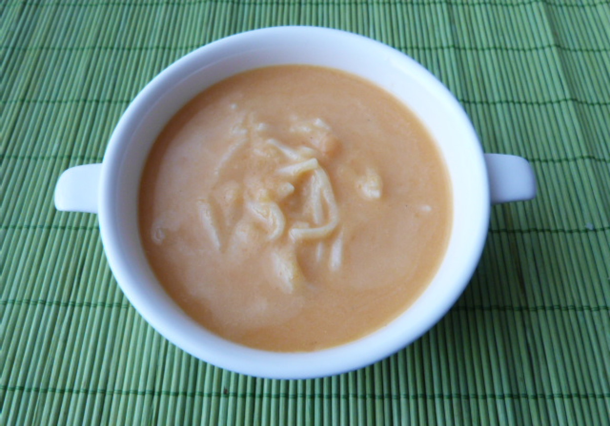 Zupa z marchwi foto