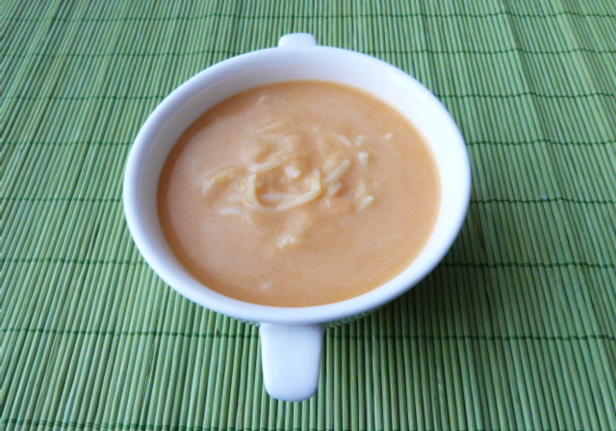Zupa z marchwi foto