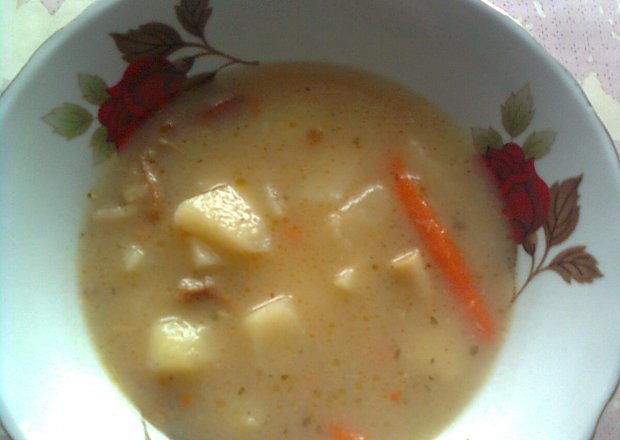 Fotografia przedstawiająca Zupa z marynowanych grzybów