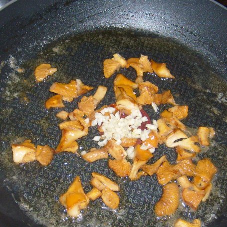 Krok 2 - ZUPA Z MAŚLAKÓW I KUREK foto