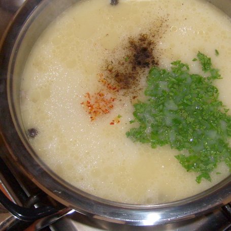 Krok 5 - ZUPA Z MAŚLAKÓW I KUREK foto