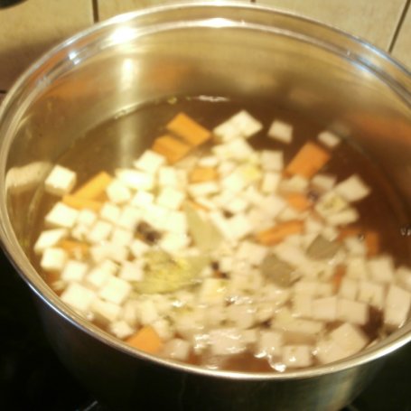 Krok 2 - zupa z maślaków foto