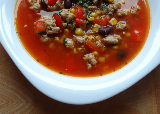 Fotografia przedstawiająca Zupa z mielonym mięsem i warzywami - ALE MEKSYK !!!