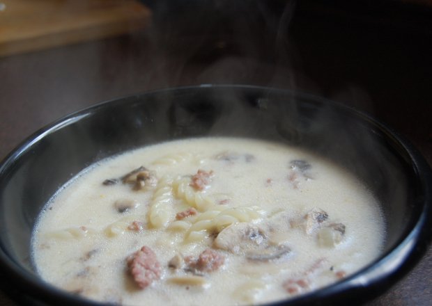 Fotografia przedstawiająca Zupa z mięsa mielonego