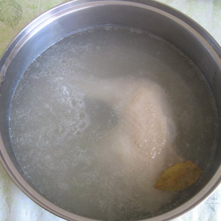 Krok 1 - Zupa z młodej kapusty z papryką foto