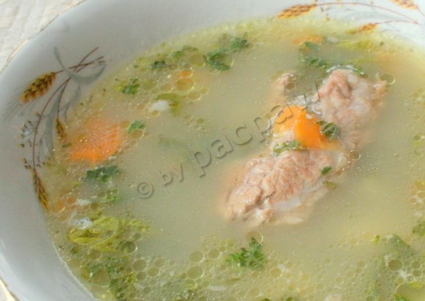 Fotografia przedstawiająca Zupa z młodej pokrzywy