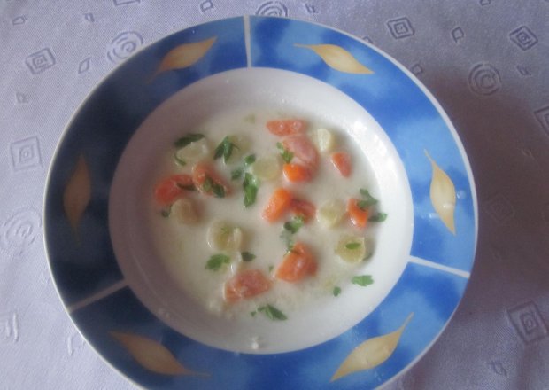 Fotografia przedstawiająca Zupa z młodych jarzyn